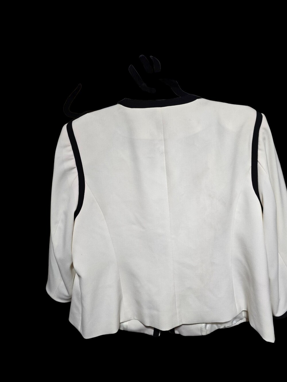 Calvin Klein collarless contrast-trim zip-front blazer in a women's plus size 18 - Picture 3 of 16